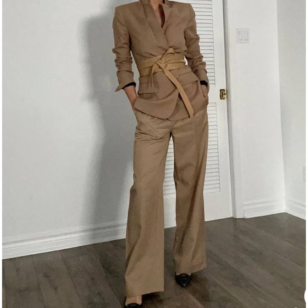 NWT BRAVE Leather Mananas Belt